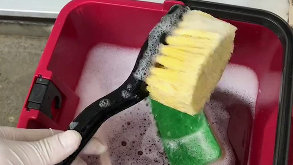 緊急事態は家でお掃除 カビ汚れに片栗粉 プロ 達人直伝のカンタンにキレイになる掃除テクニック3つ Tbsテレビ