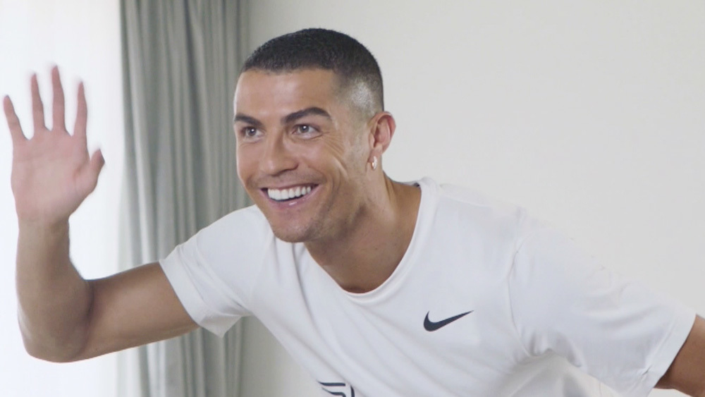 ロナウド選手がサプライズ登場 日本の女子大生たちの質問に答える Tbsテレビ