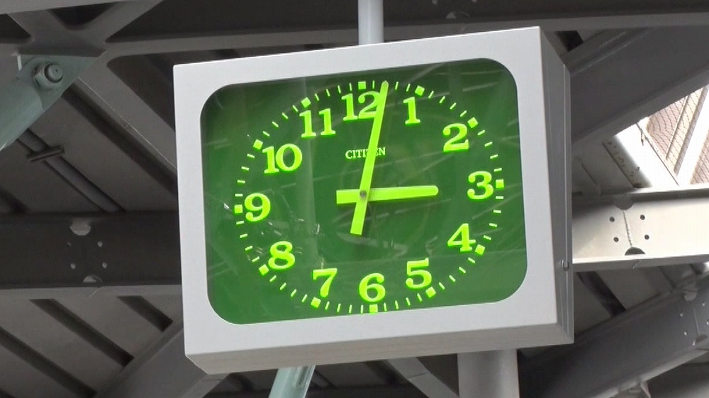 駅のホームにある時計がいつも正確なのはナゼ？|がっちりマンデー