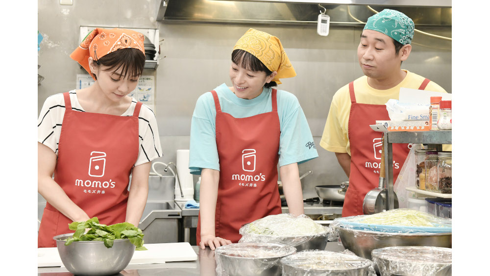モモズ弁当に手伝いにきた明葉