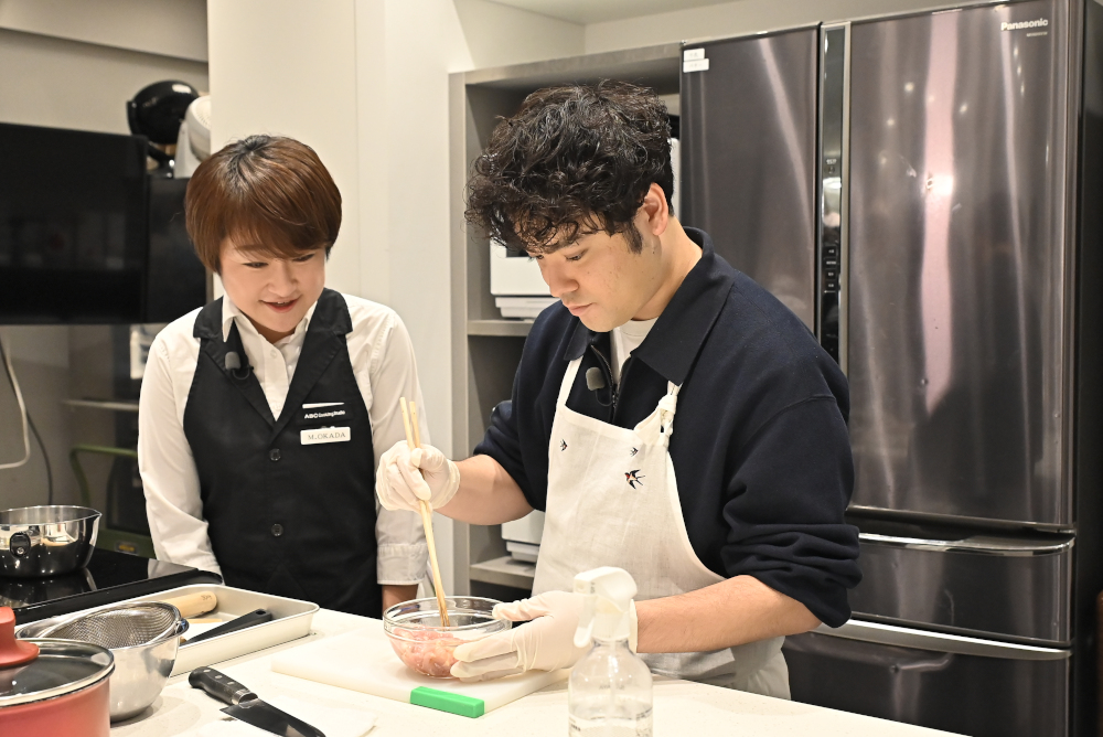 前原瑞樹が男性限定料理教室にサプライズ登場！火曜ドラマ『じゃあ