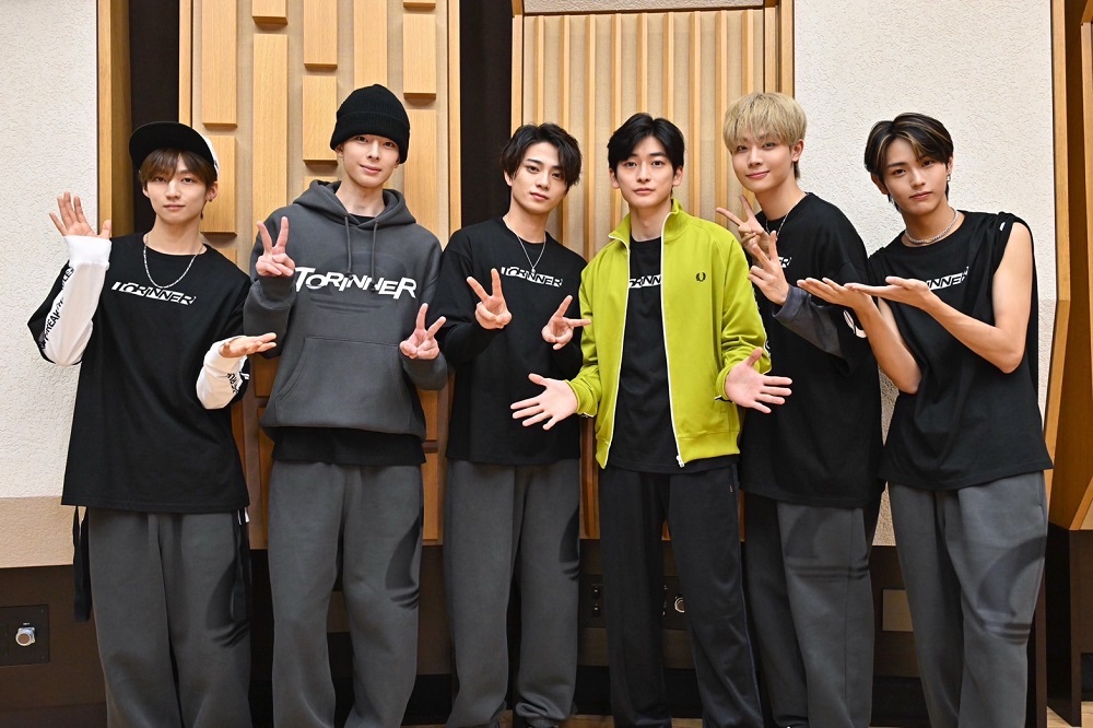 斉藤由貴と鶴見辰吾が第1話で重要な役柄を演じるゲスト出演者に決定
