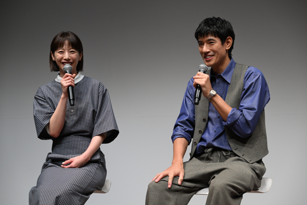 園田夫妻を演じる中島歩と夏帆